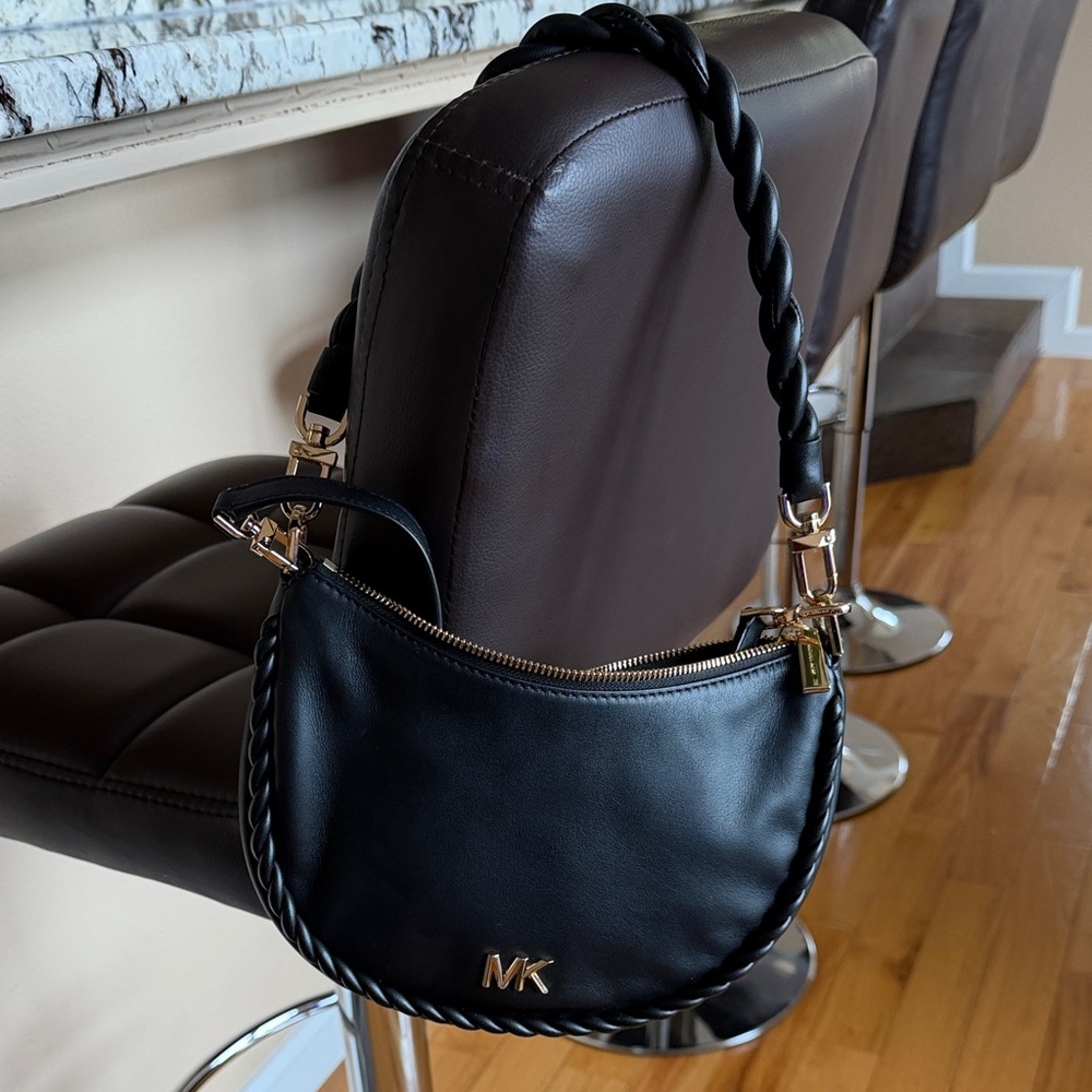 🆕 Michael Kors Black Bag